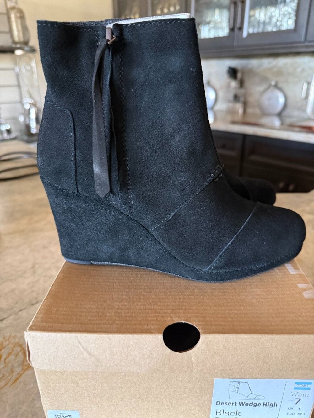 Toms Desert Wedge Black Suede (Zippered) Bootie / Boots NWT Size 7
